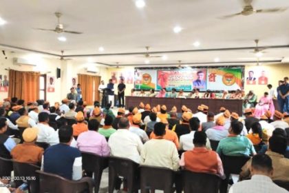 सम्बोधित करते रविशंकर प्रसाद