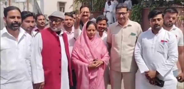 मुरादाबाद रुचि वीरा ने नामांकन दाखिल