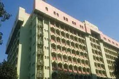 लखनऊ: जवाहर भवन के पाचवें तल में लगी आग