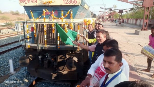 वरिष्ठ नागरिक तीर्थ यात्रा योजना..डूंगरपुर रेलवे स्टेशन से 428 वरिष्ठ नागरिक रामेश्वरम के लिए रवाना