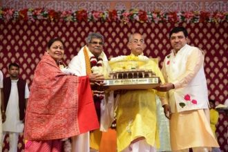 वरिष्ठ रंग कर्मी एवं लोक गायक ईश्वर दत्त माथुर गोविंद अवार्ड से सम्मानित