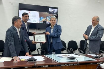 विकसित भारत संकल्प यात्रा : उत्कृष्ट कार्य करने वाले अधिकारी-कार्मिकों को किया सम्मानित