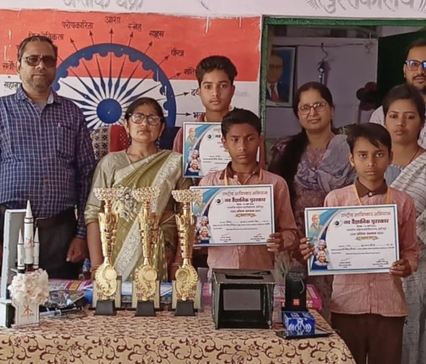 फोटो-15एचएएम-7वैज्ञानिक पुरस्कार प्रतियोगिता में छात्रों का दबदबा