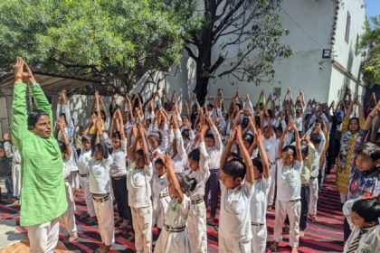 सांसारिक रोगों से मुक्ति का मार्ग है योग