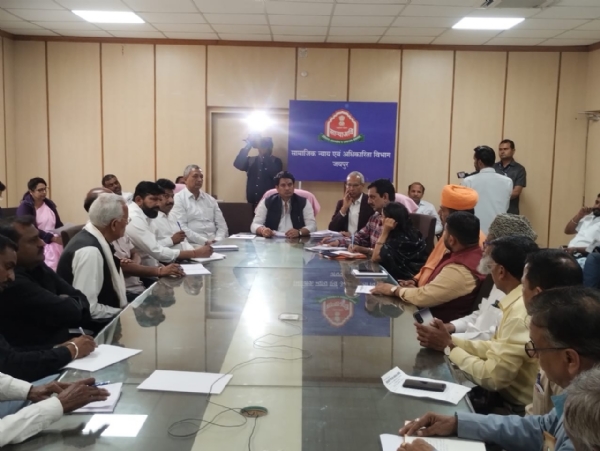 स्कूल एट हाेम (24×7 शैक्षणिक हेल्पलाइन) लॉन्च